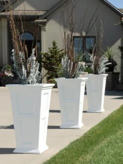 Fairfield Self-Watering Tall Patio Planters, 28” -Garden Care Supplies 39 342 106V tif