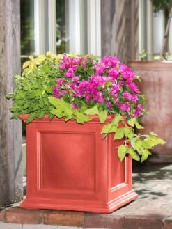 Fairfield Self-Watering Square Planter, 20” X 20” -Garden Care Supplies 39 618 08477 tif