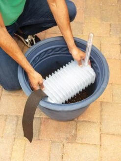 Adjustable Self-Watering Insert For Pots And Planters -Garden Care Supplies 8610250 0006 tif
